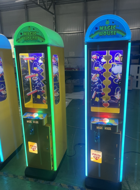 Arcade Prize Vending Machine - Attractive Magic House Gift Prize Game